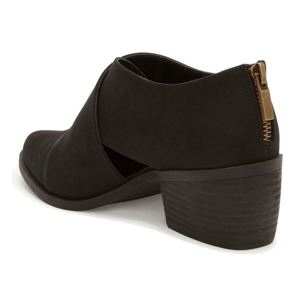 Chic Black Nubuck Adam Tucker Booties - Picture 5 of 6